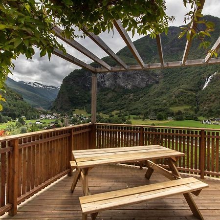 Panoramic Terrace, Huge Rain Shower And Cosy Lofts Flåm Esterno foto