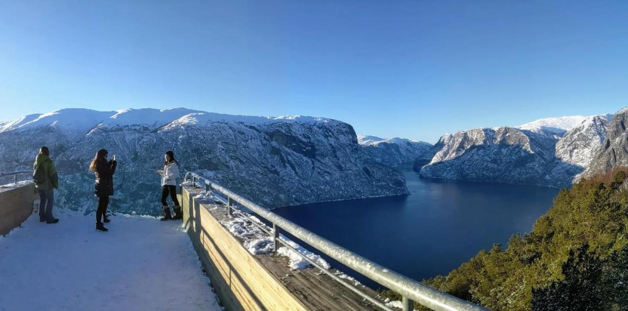 Panoramic Terrace, Huge Rain Shower And Cosy Lofts Flåm Esterno foto
