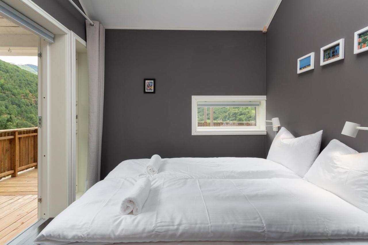 Panoramic Terrace, Huge Rain Shower And Cosy Lofts Flåm Esterno foto