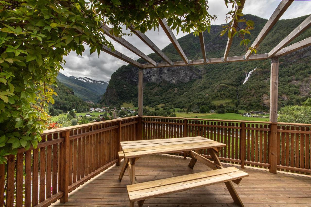 Panoramic Terrace, Huge Rain Shower And Cosy Lofts Flåm Esterno foto
